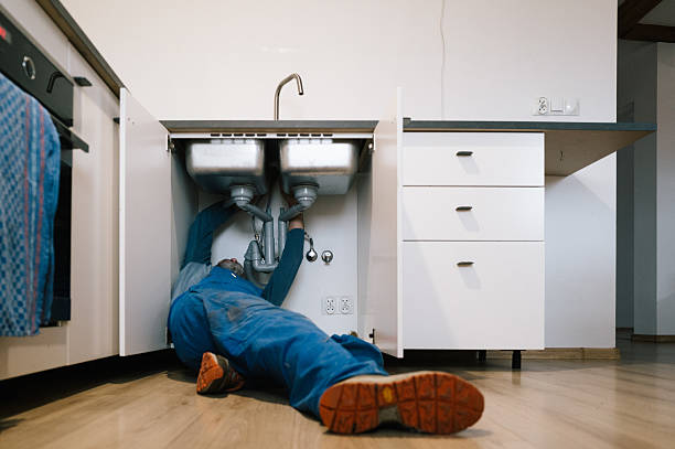 Professional Leak Detection technician working in Saint Leo, FL